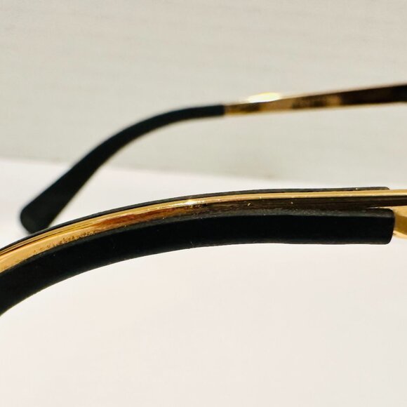 Unique Louis Vuitton Sunglasses with Monogram Trim - EXCELLENT CONDITION - Picture 7 of 12